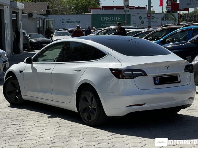 tesla Model 3 2020