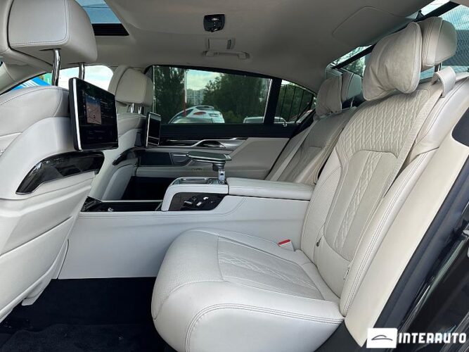 BMW 730 67 bmw 730 2020