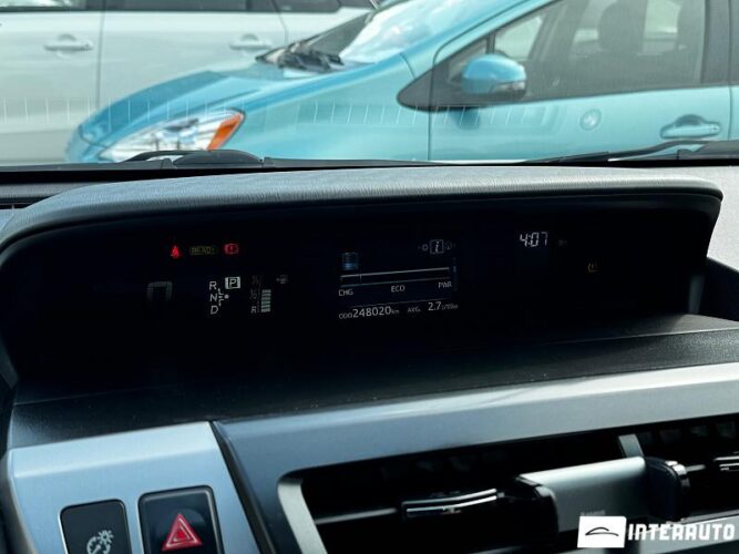 toyota Prius Plus / V 2015