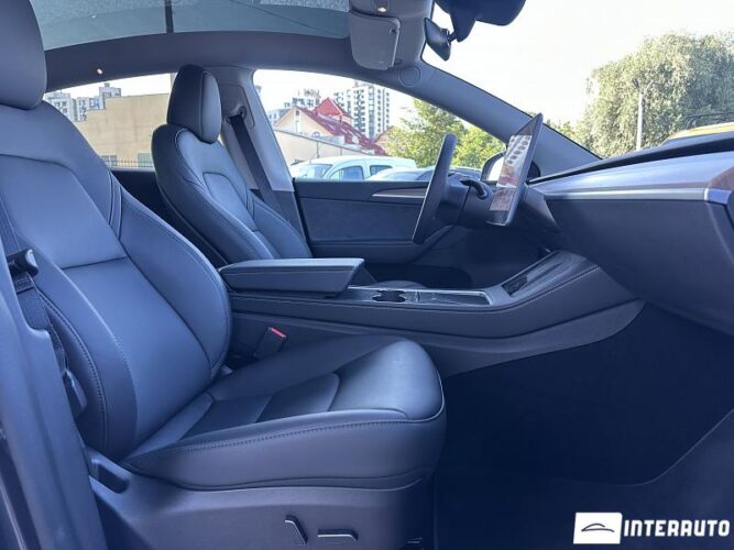 Tesla Model Y 41 tesla Model Y 2024