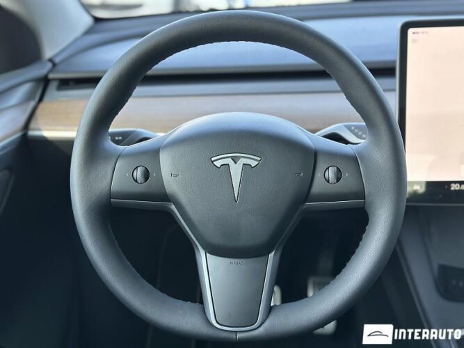 Tesla Model Y 37 tesla Model Y 2024