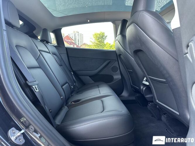 Tesla Model Y 42 tesla Model Y 2024