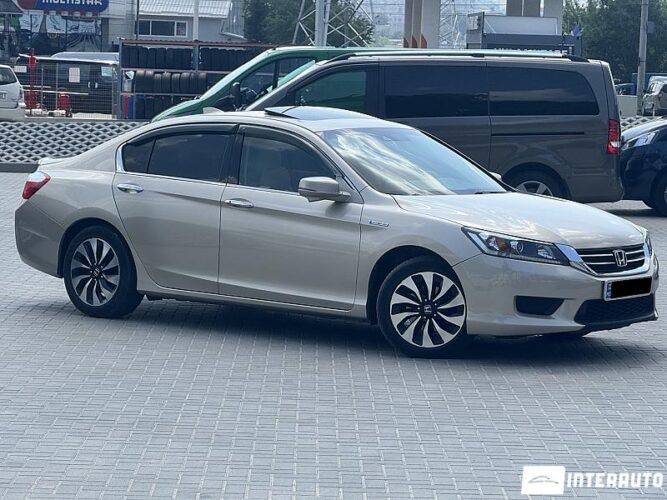 Honda Accord 2013 doar la InterAuto