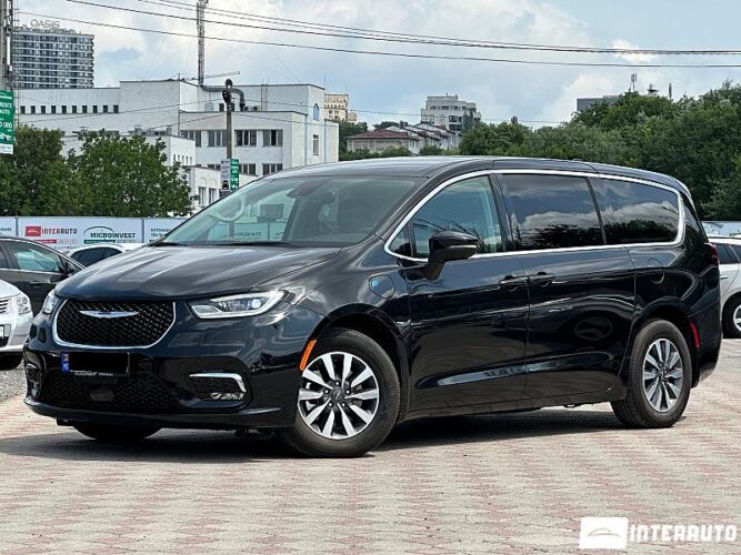 Chrysler Pacifica 2023 doar la InterAuto