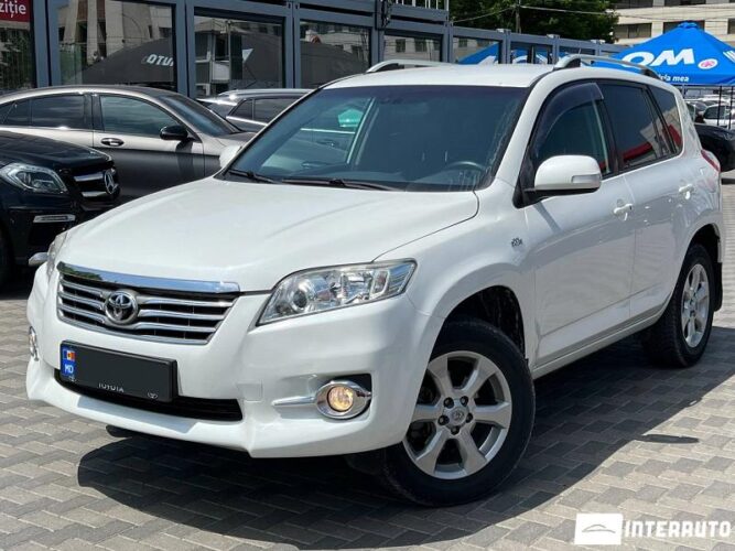 Toyota Rav-4 2011 doar la InterAuto