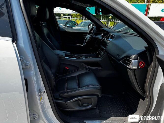 Jaguar F-Pace 39 jaguar F-Pace 2016