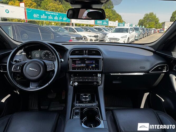 Jaguar F-Pace 41 jaguar F-Pace 2016