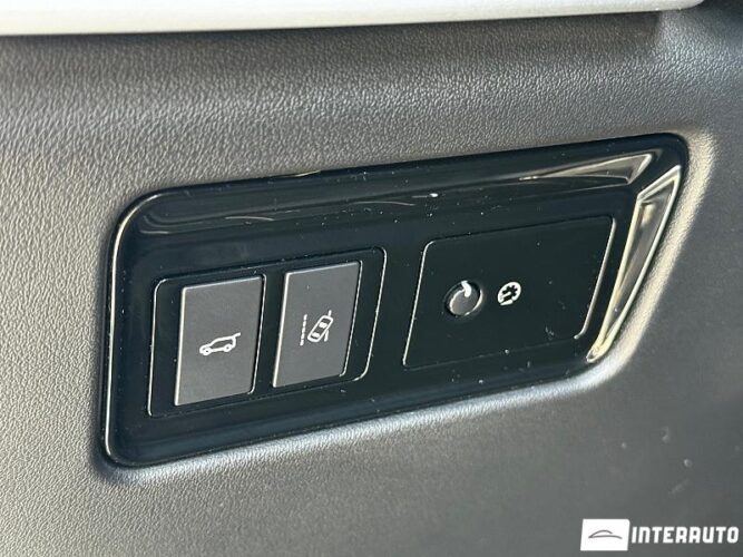 Jaguar F-Pace 52 jaguar F-Pace 2016