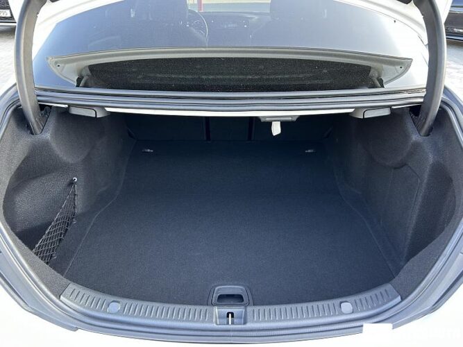 Mercedes E 220 53 mercedes E 220 2022