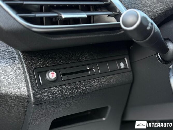 Peugeot 5008 38 peugeot 5008 2020