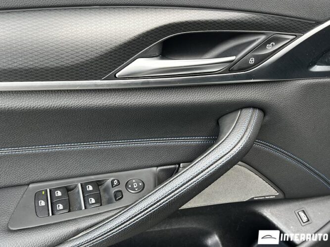 BMW 520 44 bmw 520 2020