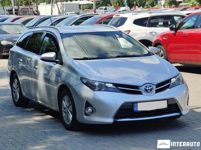 toyota Auris 2013