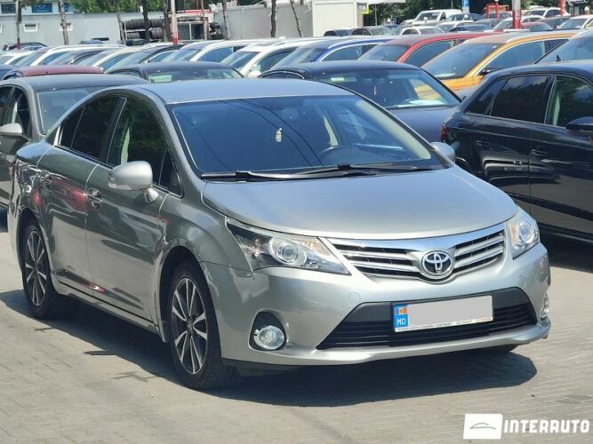 toyota Avensis 2012