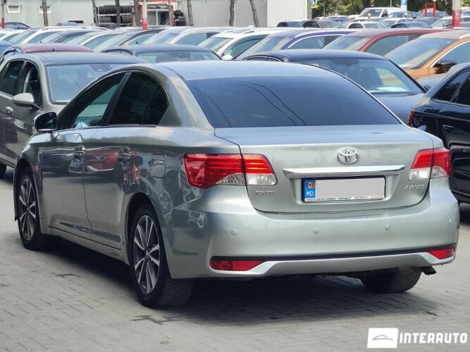 toyota Avensis 2012