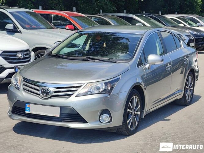 Toyota Avensis 2012 doar la InterAuto