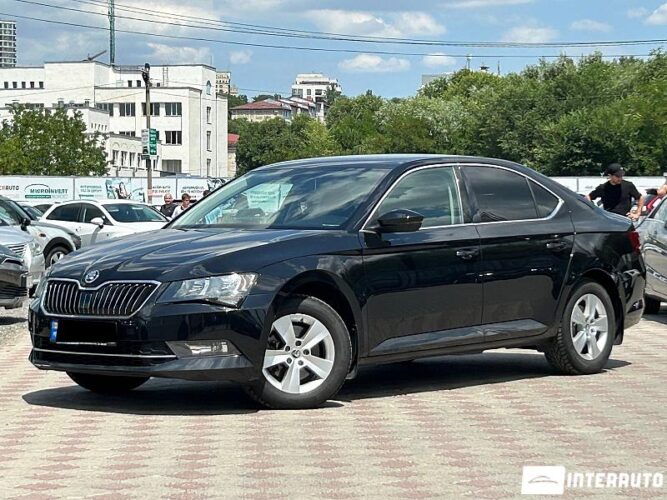 Skoda Superb 2016 doar la InterAuto