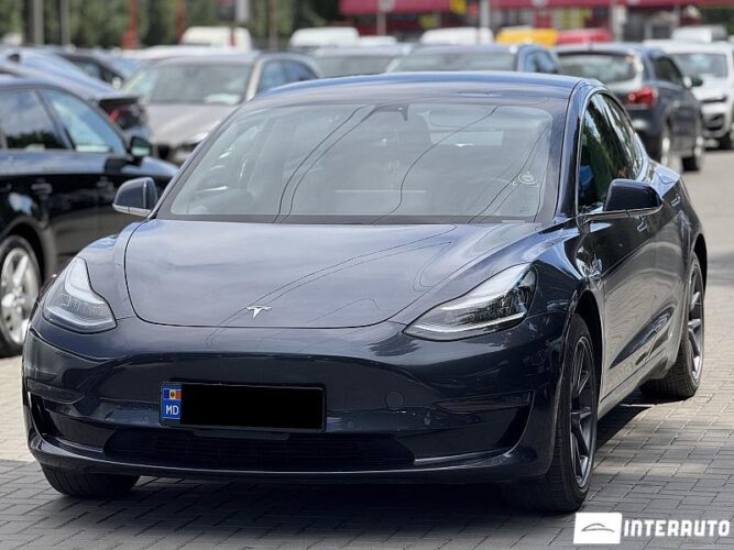 Tesla Model 3 2020 doar la InterAuto