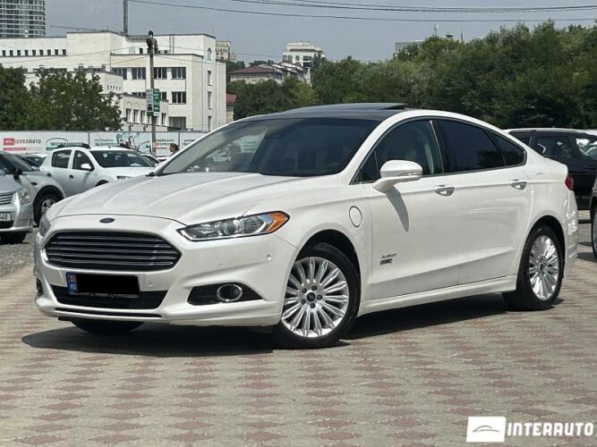 Ford Fusion 2014 doar la InterAuto