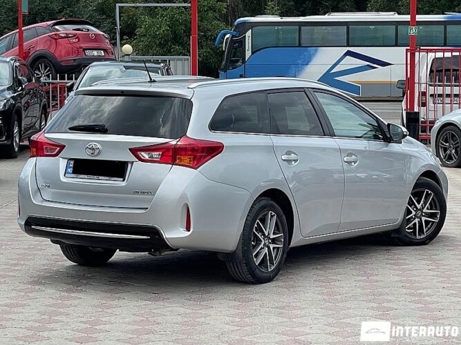 toyota Auris 2014