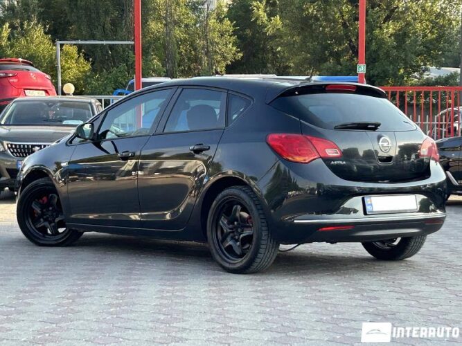 opel Astra 2013