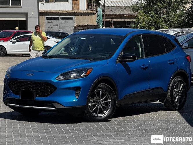 Ford Escape 2020 doar la InterAuto