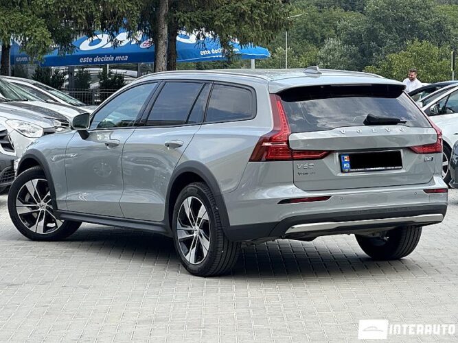 volvo V 60 Cross Country 2024