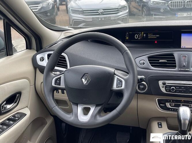 renault Scenic 2012