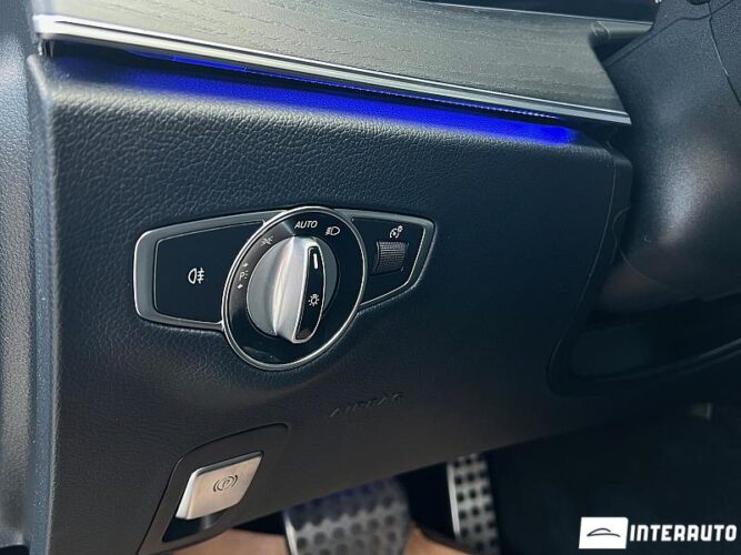 Mercedes E 220 43 mercedes E 220 2021