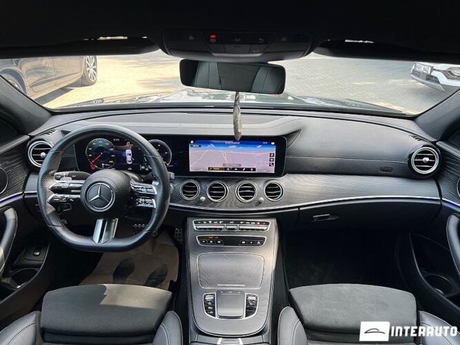 Mercedes E 220 44 mercedes E 220 2021