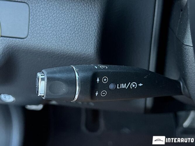 Mercedes E 220 52 mercedes E 220 2013