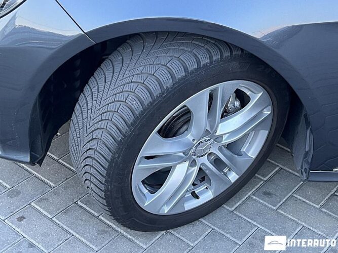 Mercedes E 220 49 mercedes E 220 2013