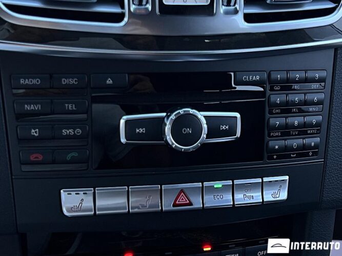 Mercedes E 220 44 mercedes E 220 2013