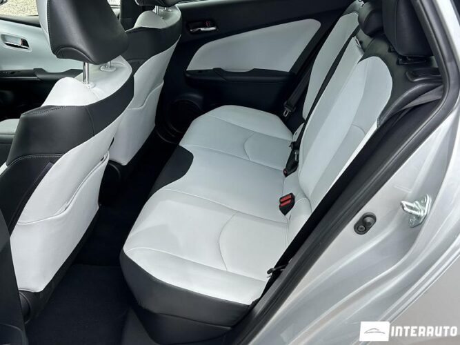 Toyota Prius 49 toyota Prius 2019