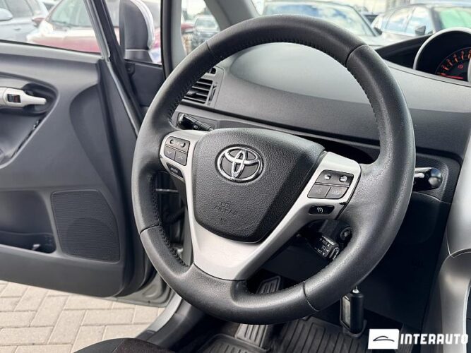 toyota Corolla Verso 2011