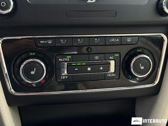 Skoda Superb 43 skoda Superb 2012