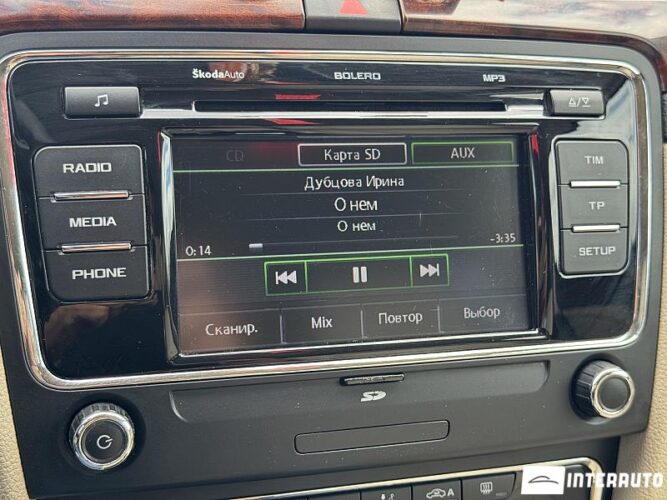 Skoda Superb 41 skoda Superb 2012