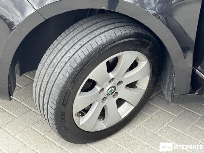 Skoda Superb 48 skoda Superb 2012