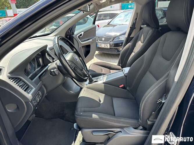 Volvo XC 60 28 interauto-car