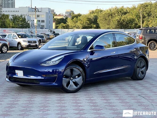 Tesla Model 3 2018 doar la InterAuto