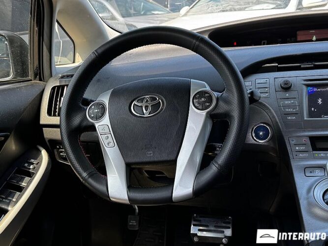 Toyota Prius 34 toyota Prius 2013