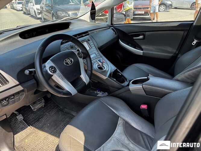 Toyota Prius 36 toyota Prius 2013