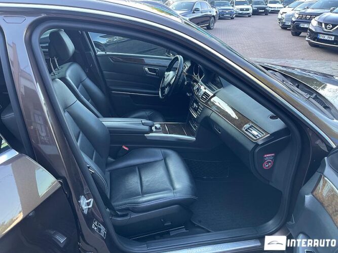 Mercedes E 200 51 mercedes E 200 2013