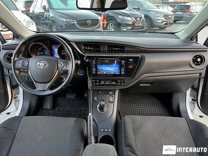 toyota Auris 2015