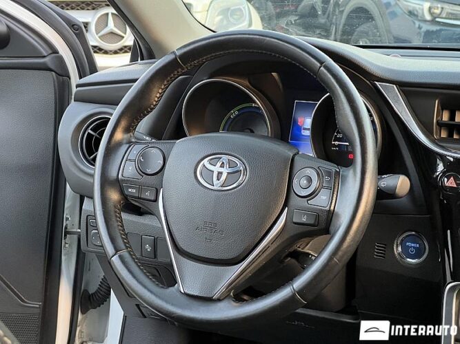 toyota Auris 2015