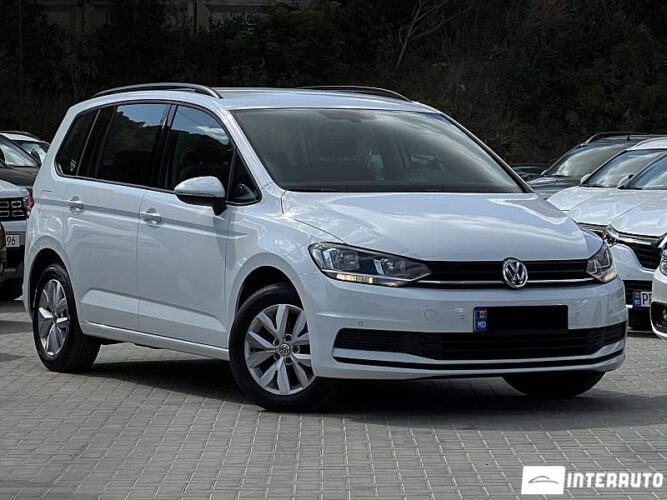 Volkswagen Touran 2018 doar la InterAuto