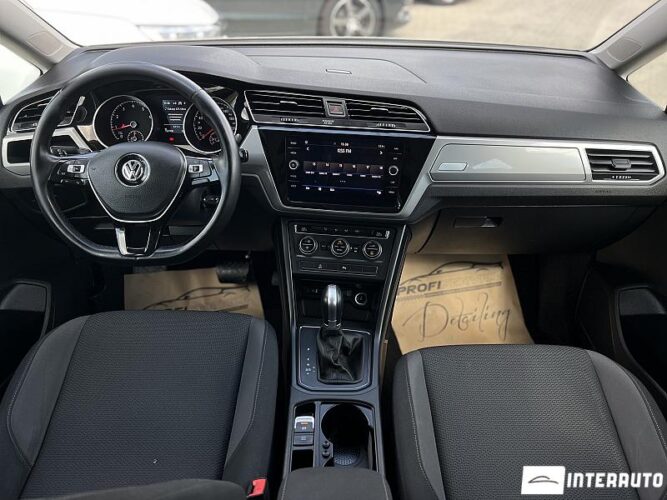 Volkswagen Touran 37 volkswagen Touran 2018