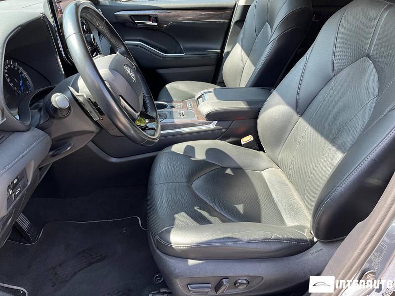 toyota Highlander 2021