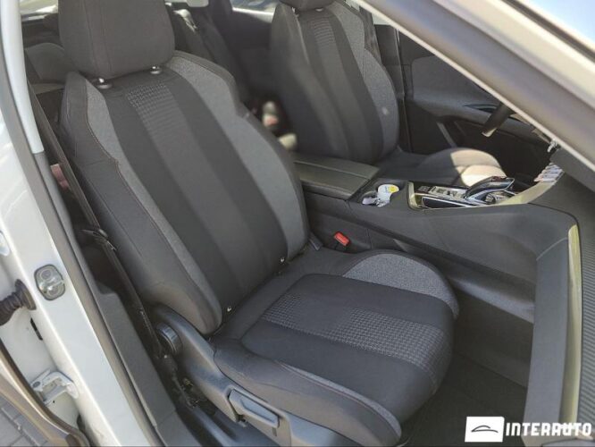 Peugeot 3008 32 peugeot 3008 2020