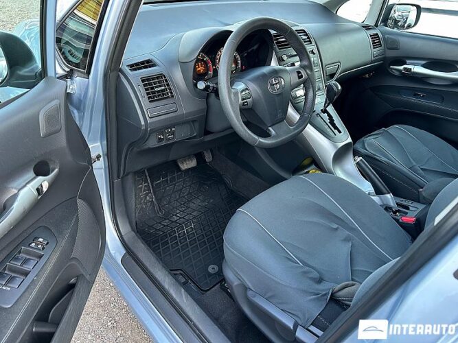 toyota Auris 2011