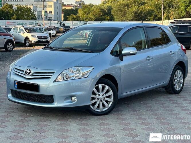 Toyota Auris 2011 doar la InterAuto
